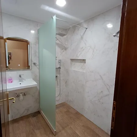 Apartment Hara's