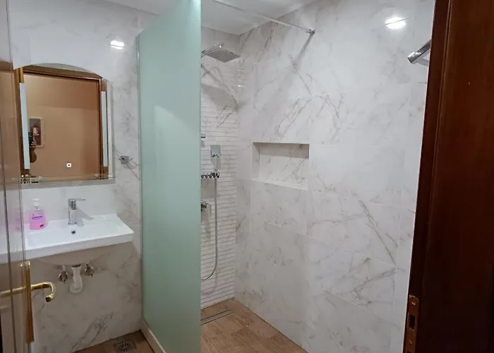 Διαμέρισμα Hara's